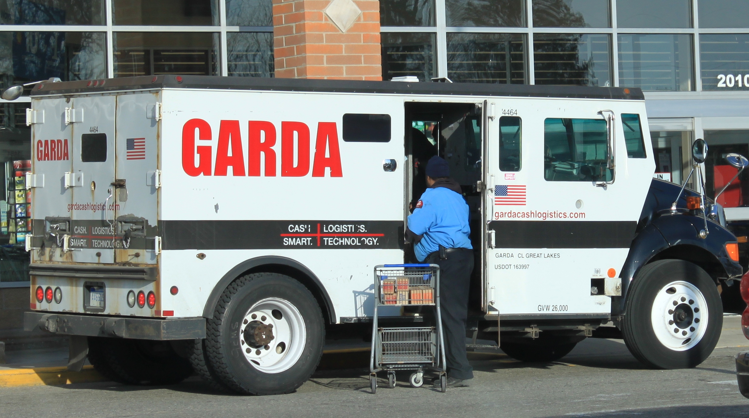 garda-armed-security-officer-security-guards-companies