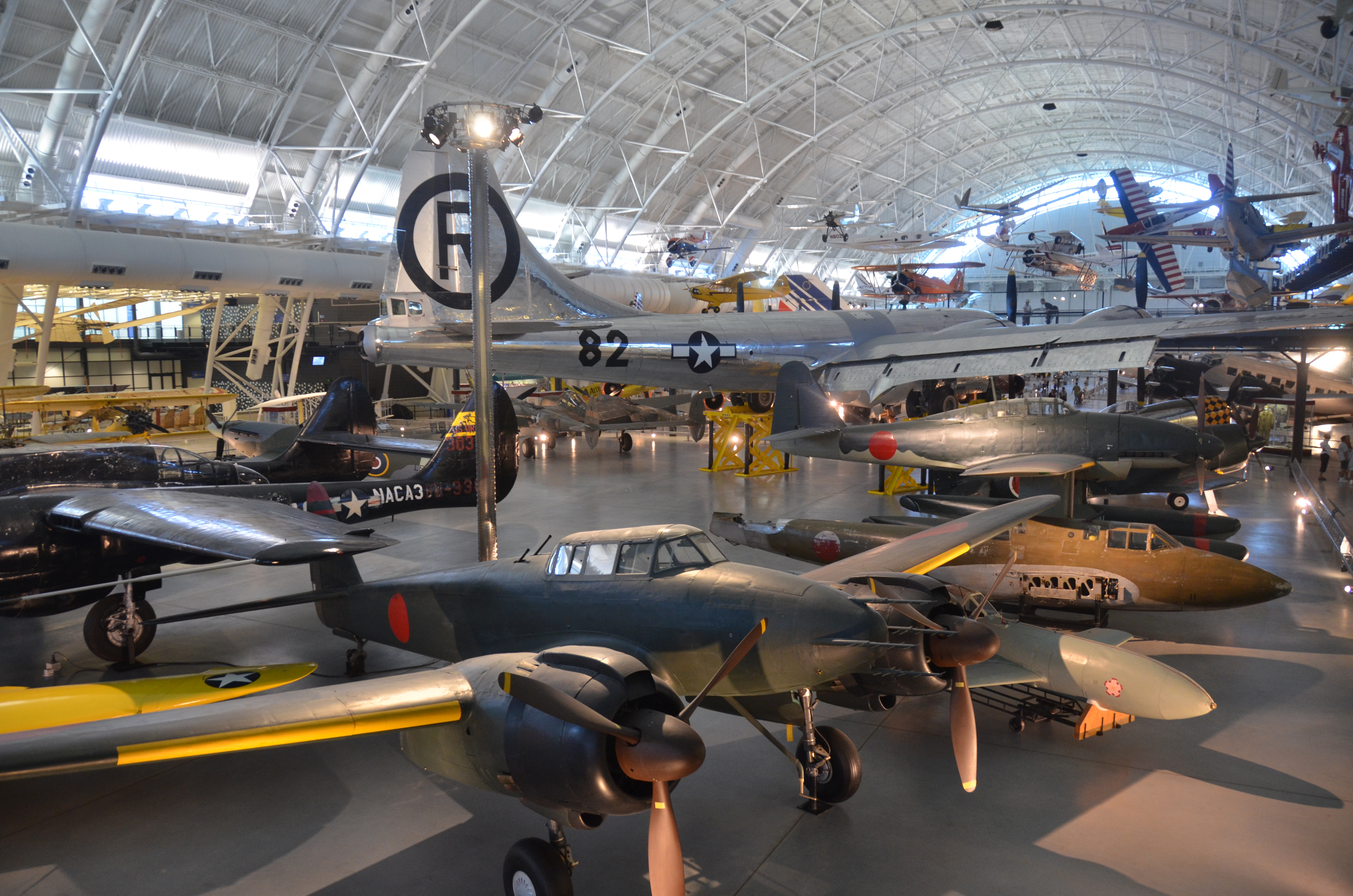 Air space museum. Музей воздухоплавания и астронавтики в Вашингтоне. Музей National Air and Space Вашингтон. Музей военной техники в Ханое. Музей военной истории Вьетнама.