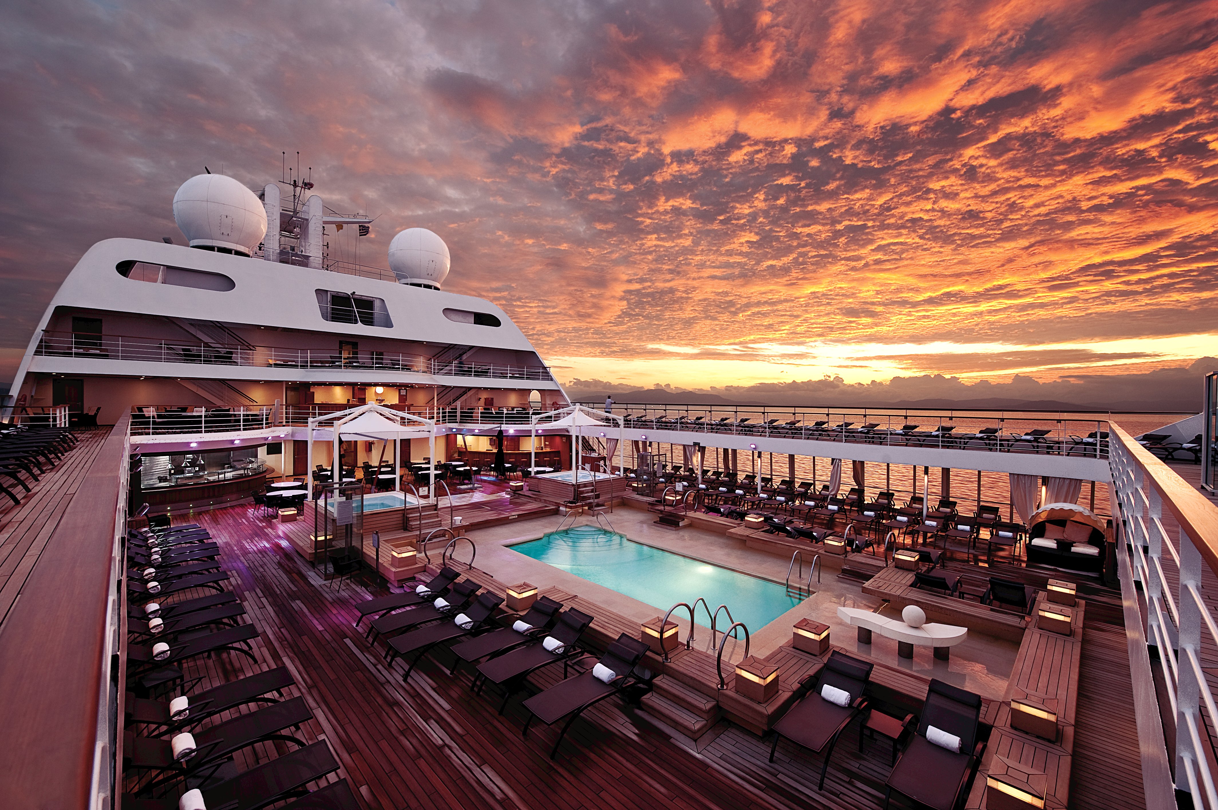 Лайнер в 2024 году. Seabourn Cruise line. Seabourn Ovation. Seabourn Sojourn. Лайнер Одиссей круизный.